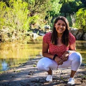 Meet your Posher, Alissa